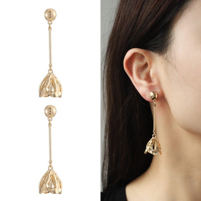1d135d5f 6166 43a7 a0a2 6e1b0a5ce4ec Metal Flower Twin Necklace Earrings For Women